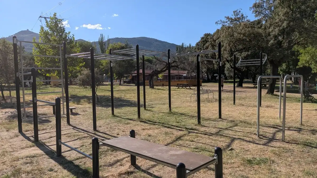 Parque calistenia piscina de Cadalso