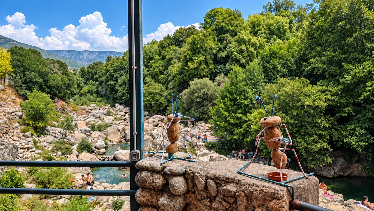 Terraza de un chiringuito en la Garganta de Cuartos