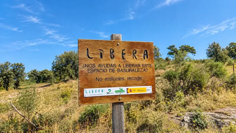 Cartel Libera Sierra de Gata