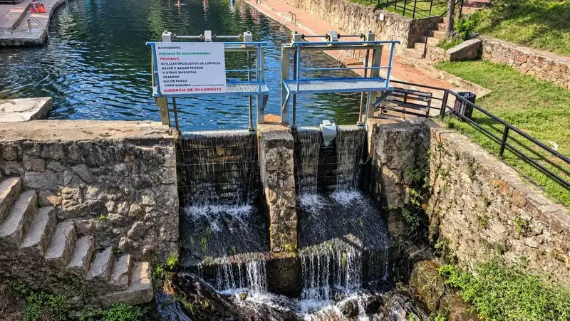 Presa piscina natural de Descargamaría, Cáceres