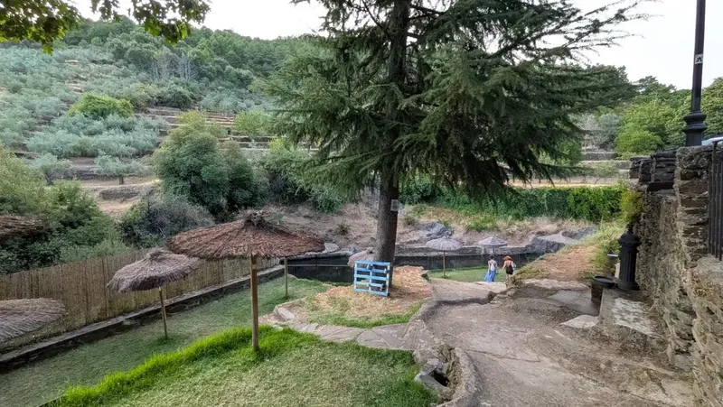 Fuente de piscina natural en Robledillo de Gata