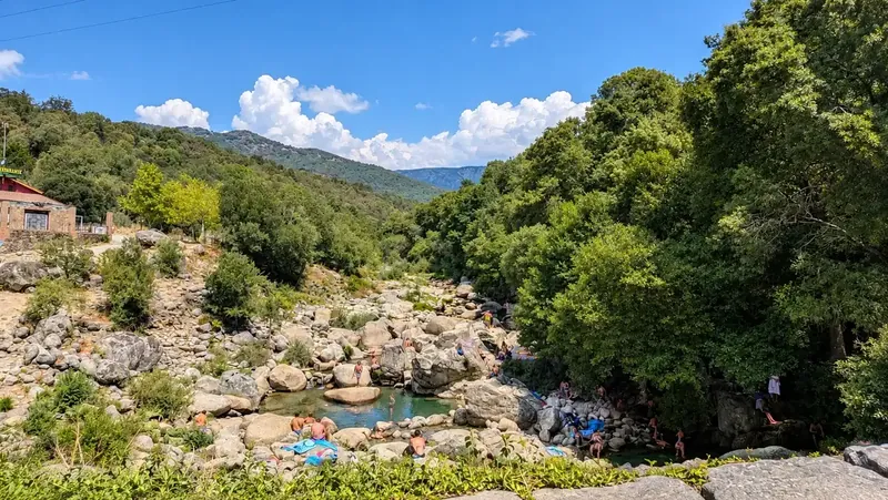 Garganta de Cuartos, Losar de La Vera