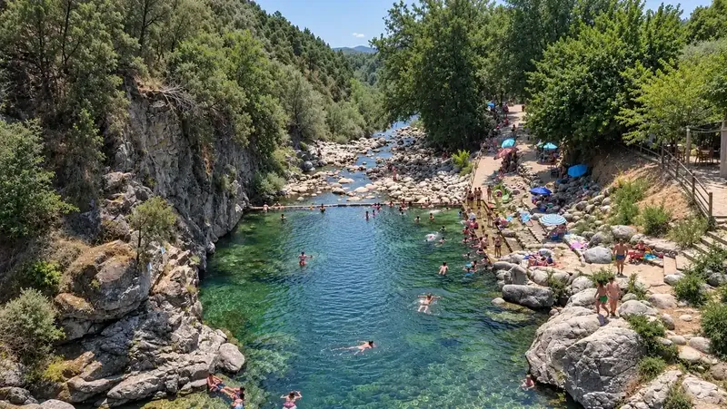 Piscina natural Garganta de Alardos, Madrigal de La Vera